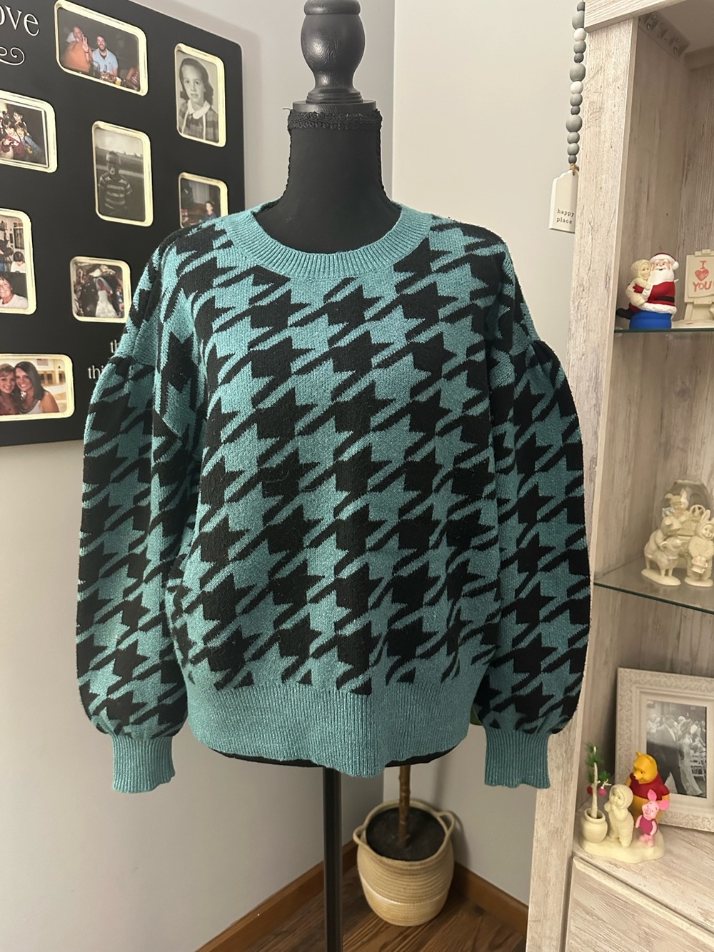 LOFT Teal and Black Houndstooth Crew Neck Sweater PTP 24